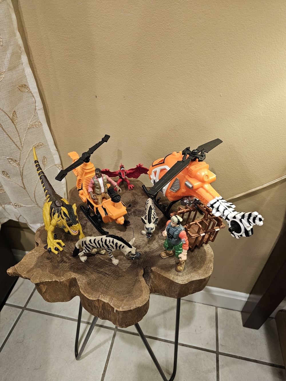 Animal Planet Rescue Excursion Safari Adventure Playset Orange & Black